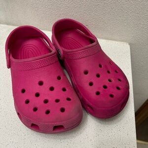 Kids Pink Crocs clogs water boat shoes closed toe size youth 2 / womens 4.